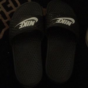 Black nike slides